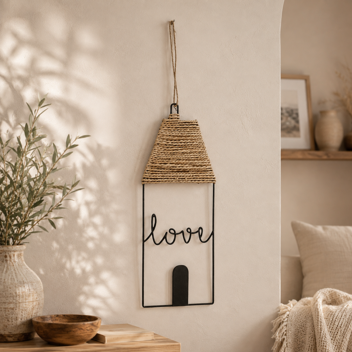 Decoro da appendere “Love” in metallo e corda