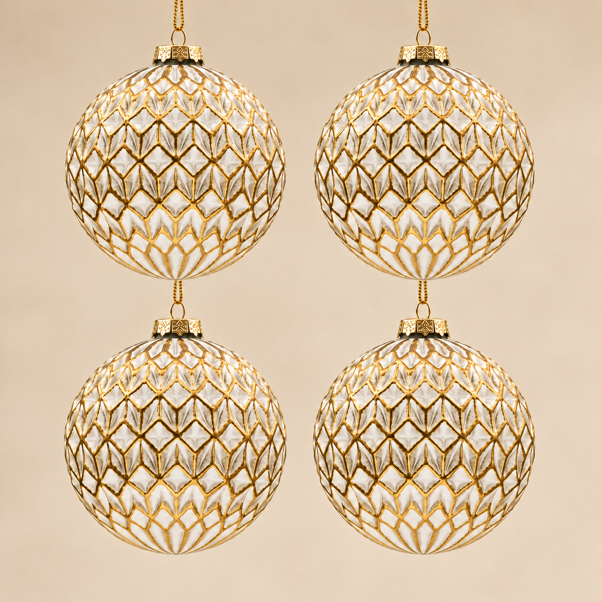 Set 4 Sfere di Natale in Vetro Bianco Perla e Oro con Decoro Geometrico a Rombi – Ø 10 cm