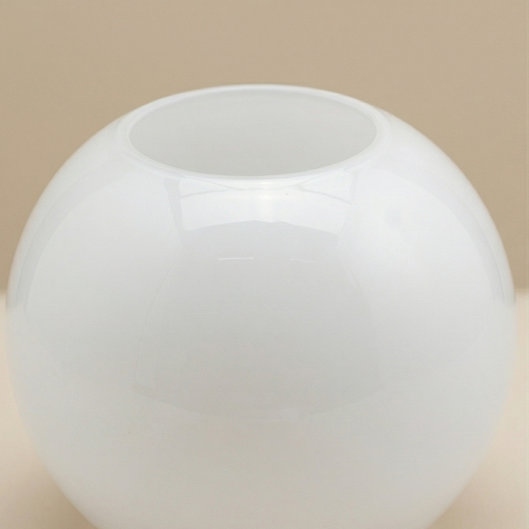 Vaso sfera molato bianco h.16