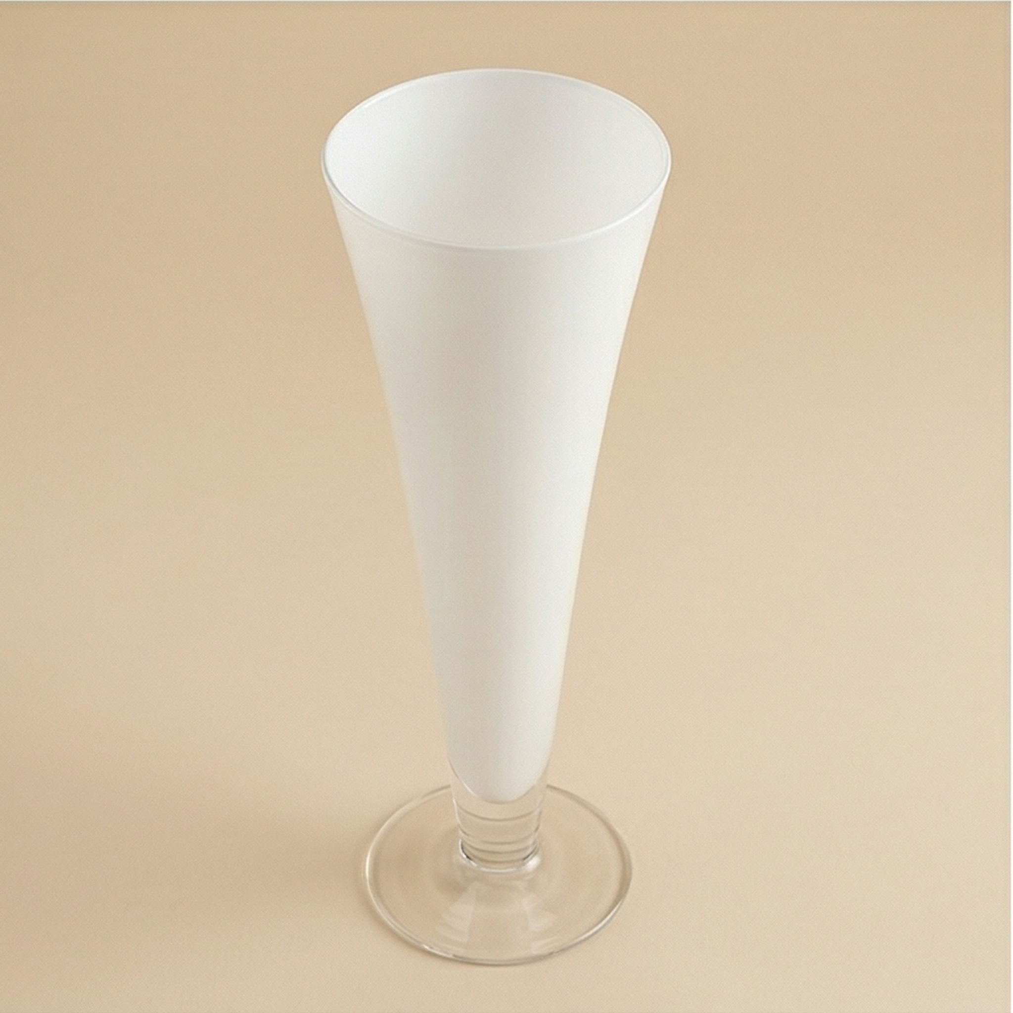 Vaso imbuto bianco h.60