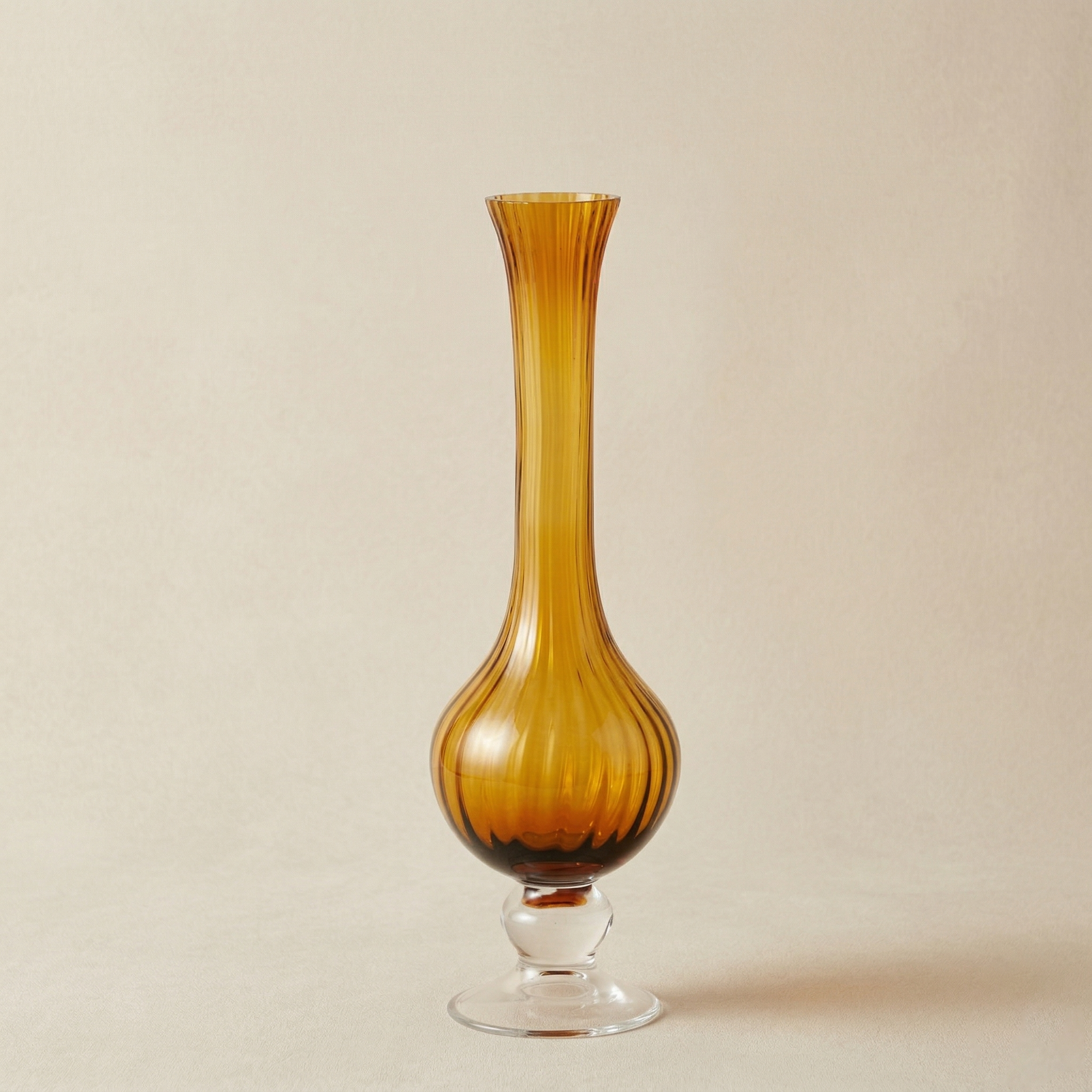 Vaso collolungo ambra h.40