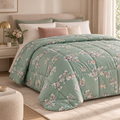 Trapunta Matrimoniale Bloom in Raso di Puro Cotone 300 T.C. con Fantasia Floreale Rosa su Fondo Verde Salvia 270 x 270 cm – Tessitura Randi