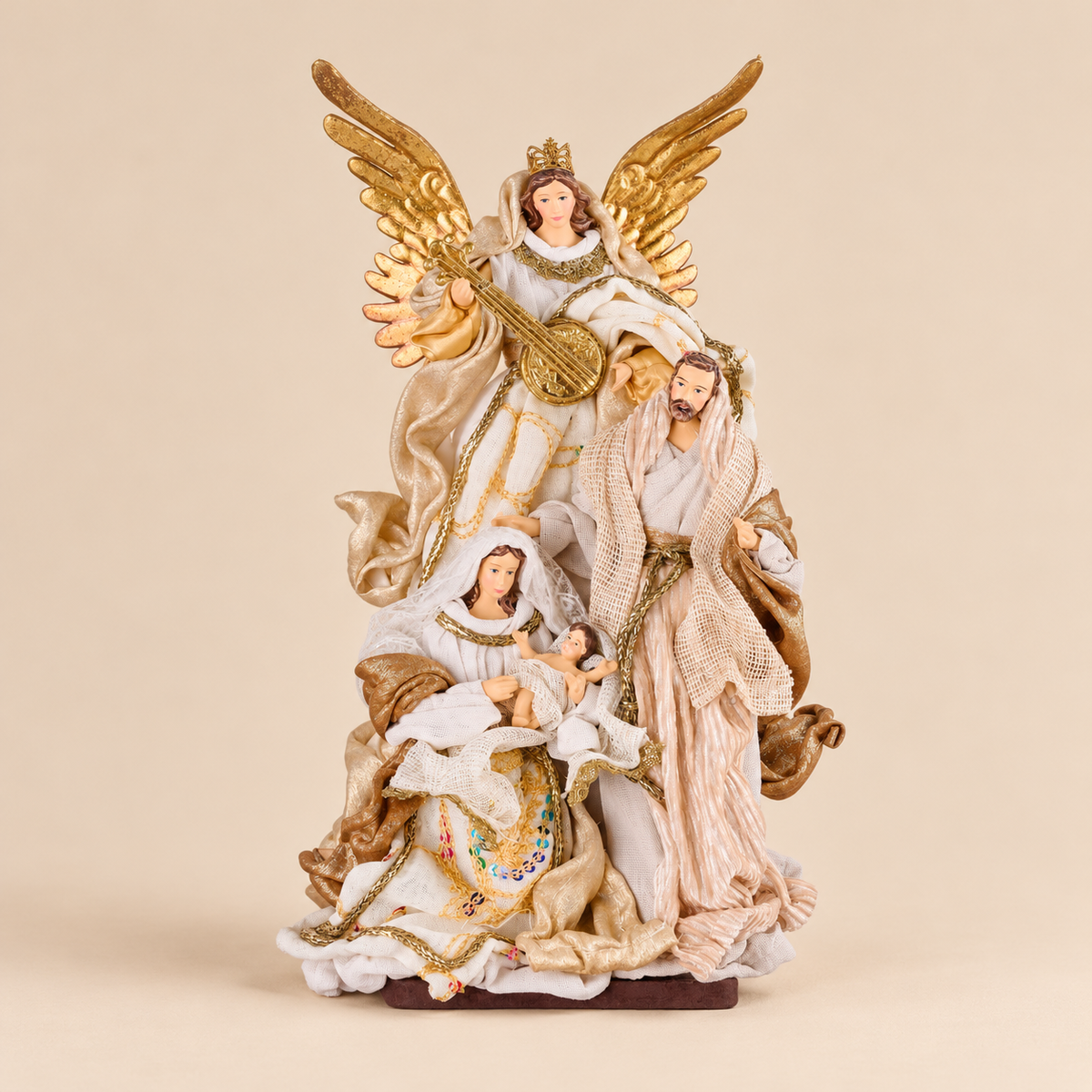 Natività di Natale Canto Celeste con Sacra Famiglia e Angelo Musicante in Abiti Avorio e Oro – 17x15x31 cm