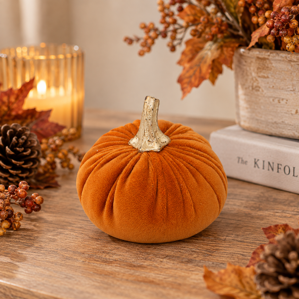 Zucca Decorativa Autunnale Arancione in Velluto con Picciolo Oro Ø9 x H8 cm
