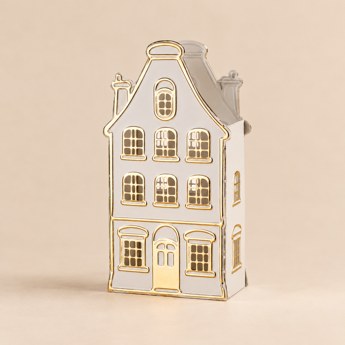 Portacandela Natalizio Casetta Alta Bianca e Oro in Metallo con Finestre ad Arco – Collezione Villaggio di Luci 20x10,5x38 cm