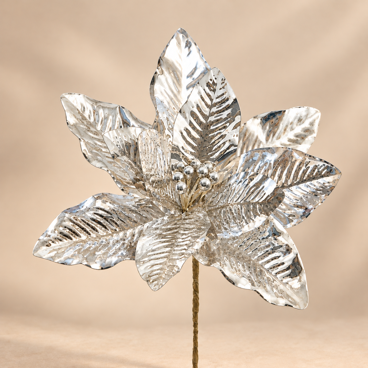 Stella di Natale Metallizzata Argento con Petali in Rilievo Effetto Specchio h.36cm