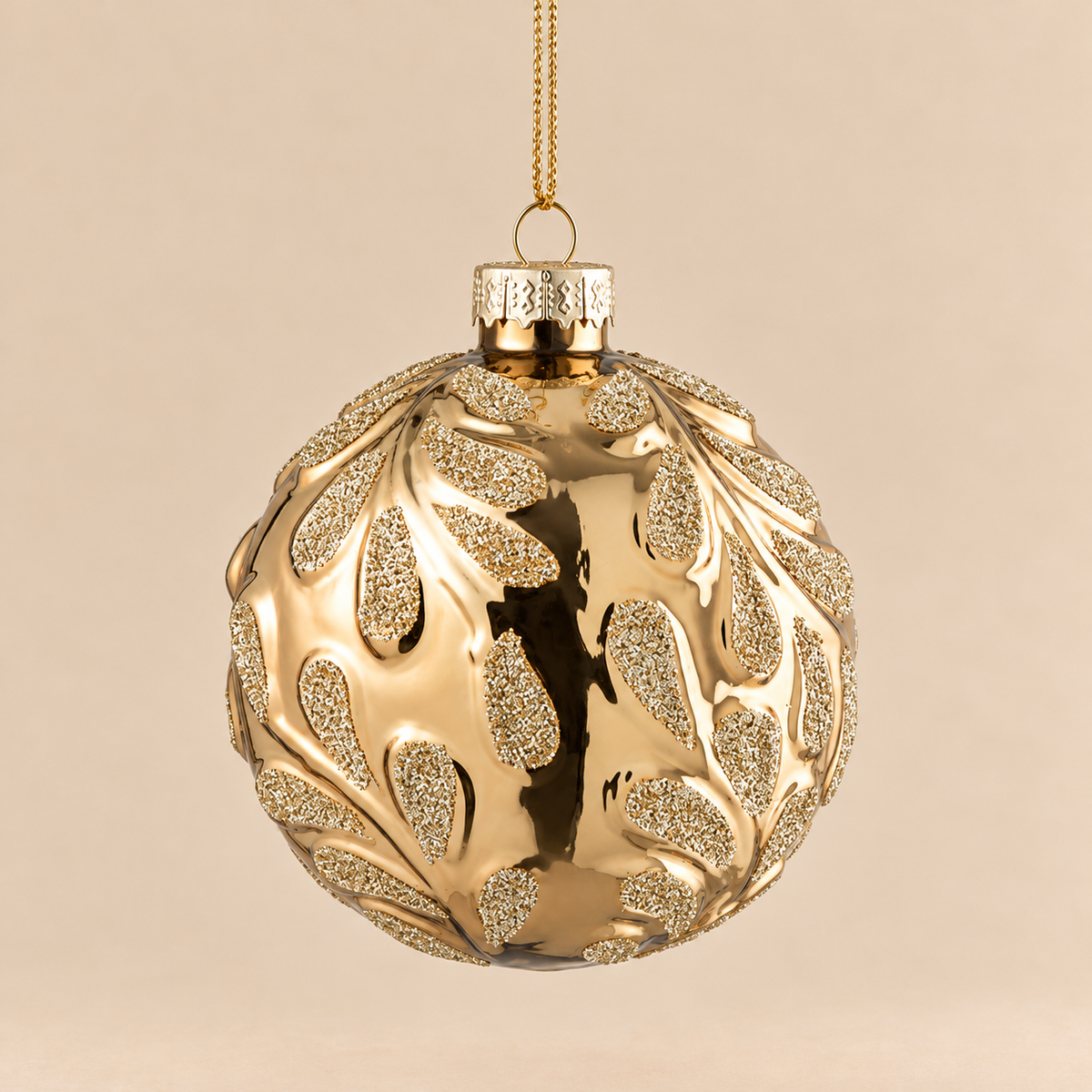 Sfera di Natale in Vetro Oro Champagne Lucido con Rami e Foglie Glitterate – Ø 8 cm