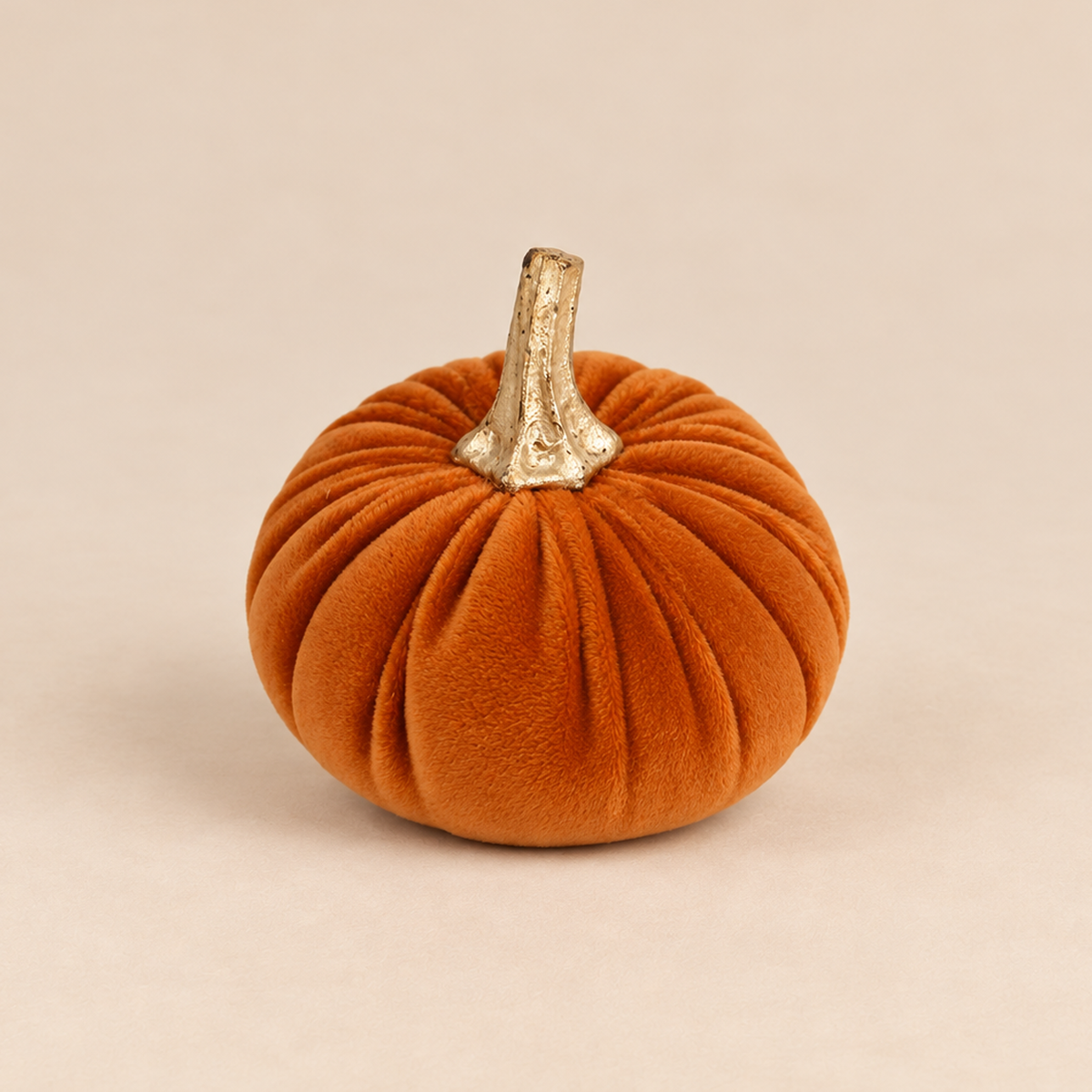 Zucca Decorativa Autunnale Arancione in Velluto con Picciolo Oro Ø9 x H8 cm