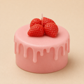 Candela Decorativa a Forma di Torta con Fragole