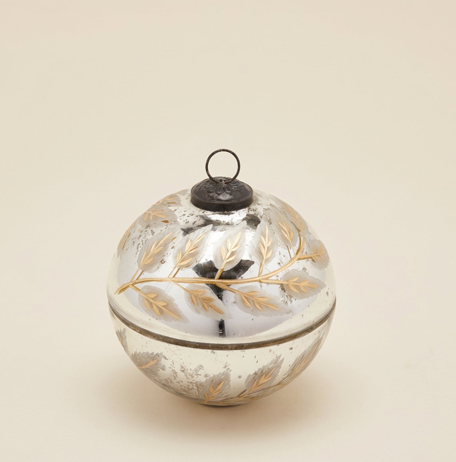 Candela sfera foglie 13cm Candela