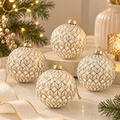 Set 4 sfere di Natale in Vetro Bianco e Oro con Decoro Geometrico a Rombi – Ø 8 cm