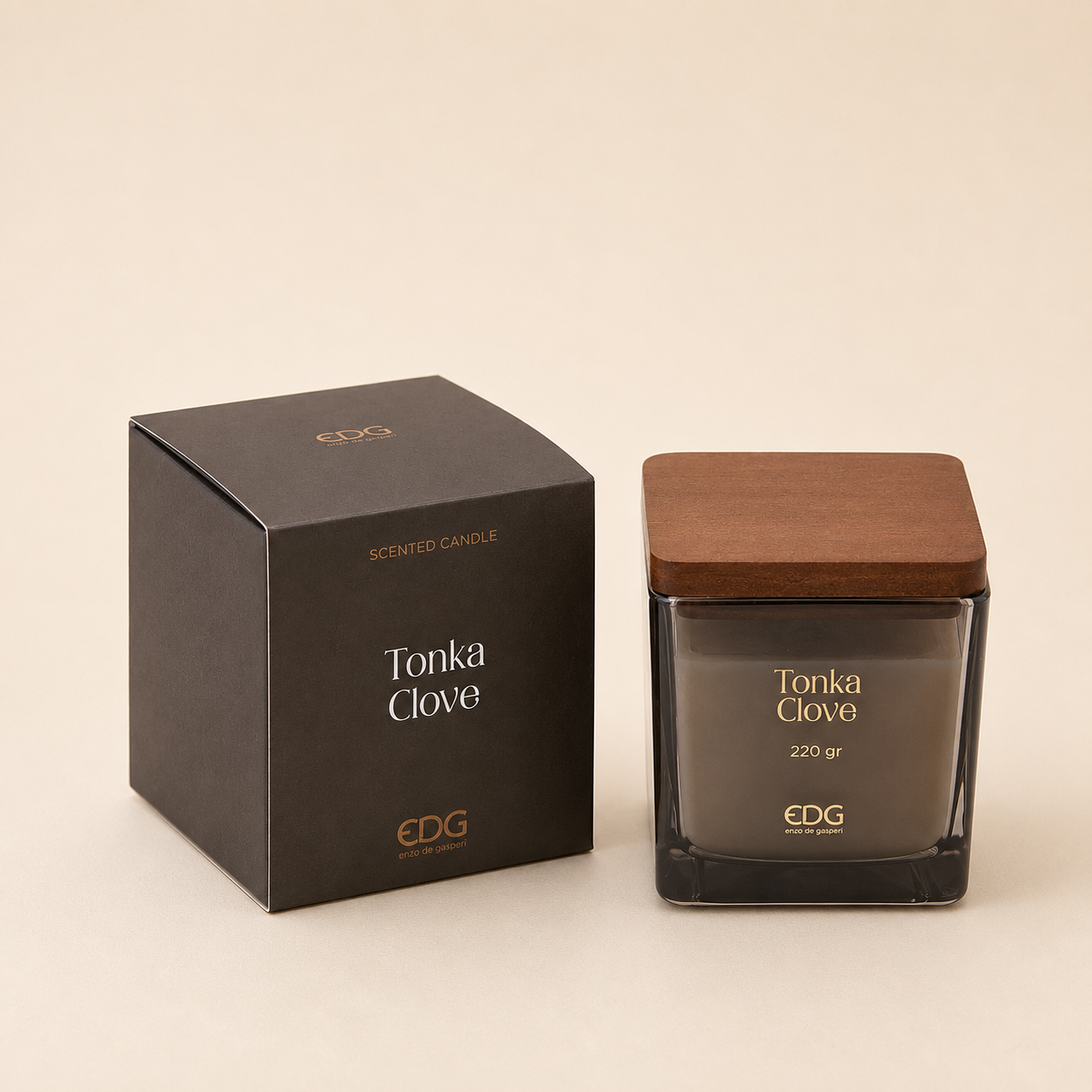 Candela con tappo legno Tonka Clove h.9.5cm
