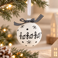 Sfera Natalizia in Vetro Bianco Opaco con Scritta Ho Ho Ho e Fiocco a Quadretti Nero Ø8 cm