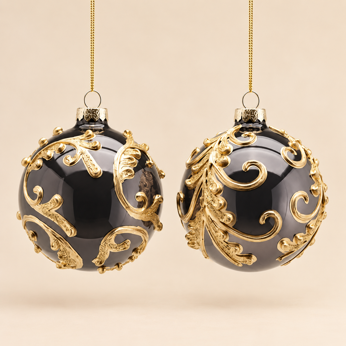 Sfera di Natale in Vetro Nero e Oro con Decoro Barocco Ø 10 cm - Assortita