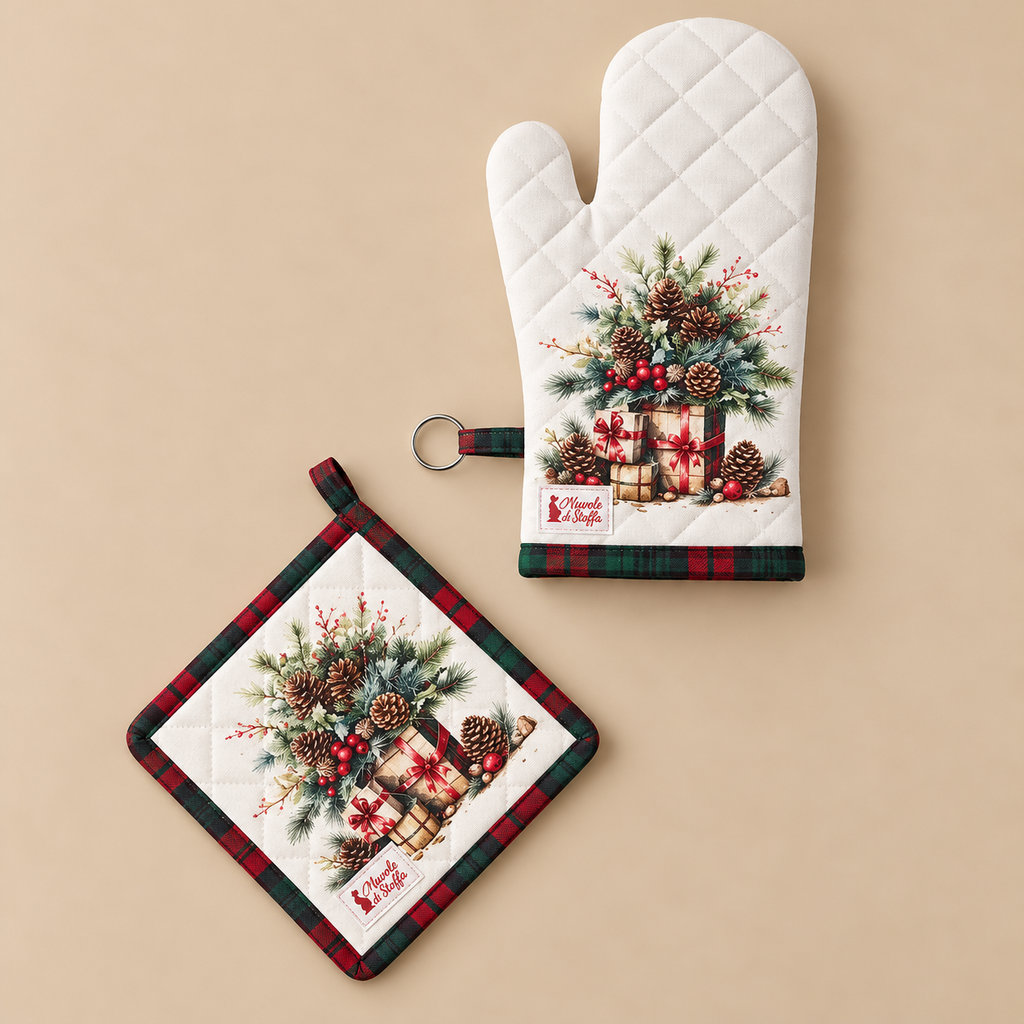 Set Guanto da Forno e Presina Natalizia Christmas is Coming con Pacchi Regalo, Pigne e Rami di Abete