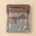 Set 2 Asciugamani Toile du Borgo Blanc Mariclò – 40 x 60 + 60 x 100 cm Tortora con Toile Azzurro