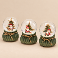 Sfera d'Acqua Natalizia con Babbo Natale e Albero, Base Verde con Fiocco in Corda