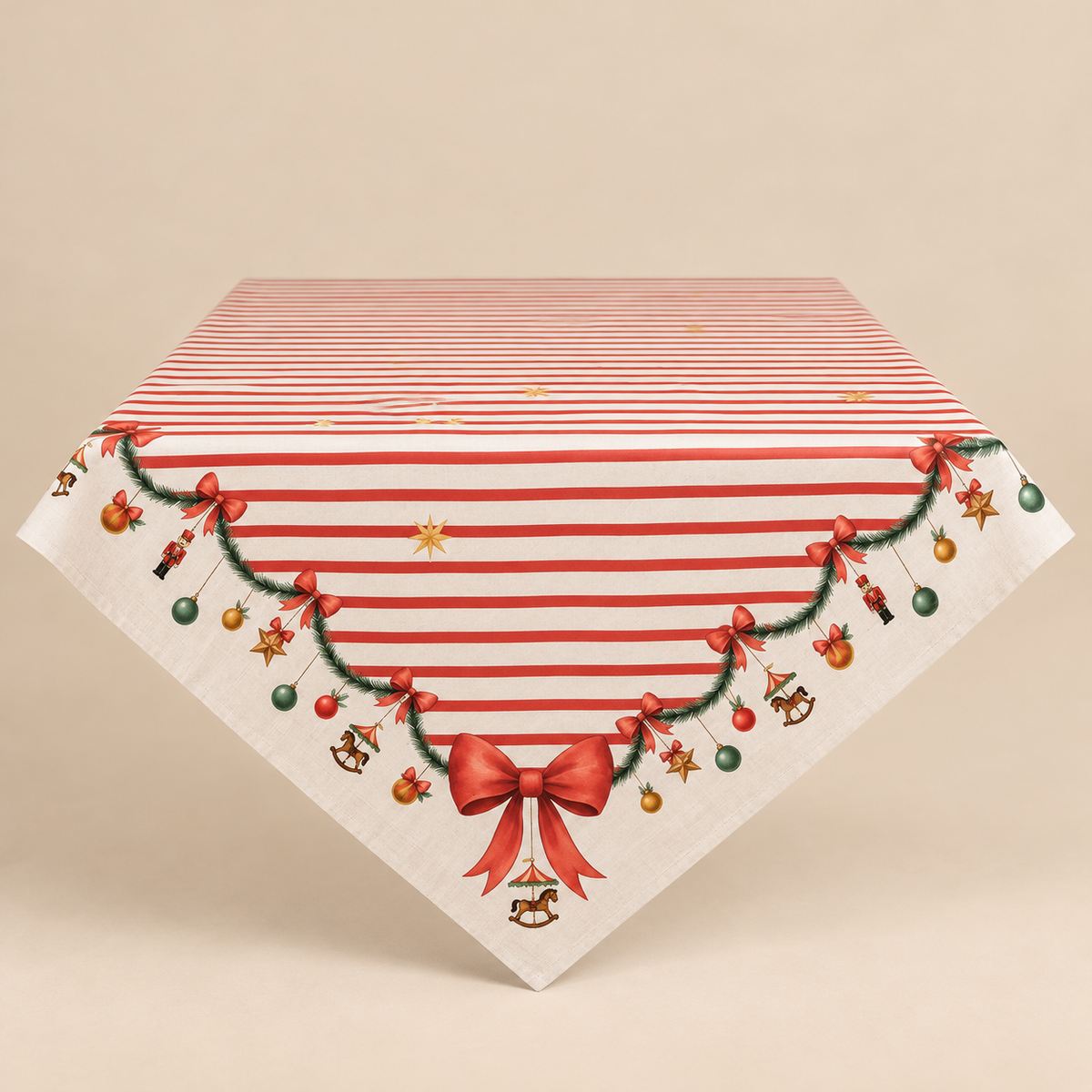 Tovaglia Natalizia Quadrata Christmas Carousel  in Cotone Beige con Righe Rosse, Fiocchi e Addobbi 100 x 100 cm
