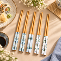 Set 5 Paia di Bacchette Sushi Philippa Pale Blue in Legno con Decoro Floreale Azzurro