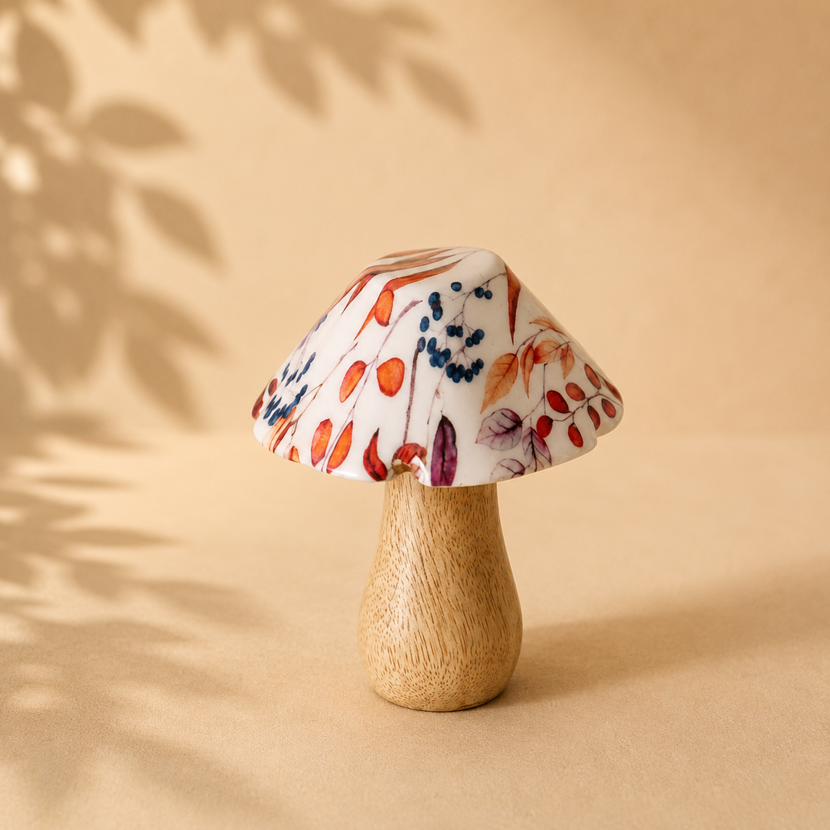 Decorazione Fungo in Legno di Mango con Decoro Lucido – Fatto a Mano h.9cm