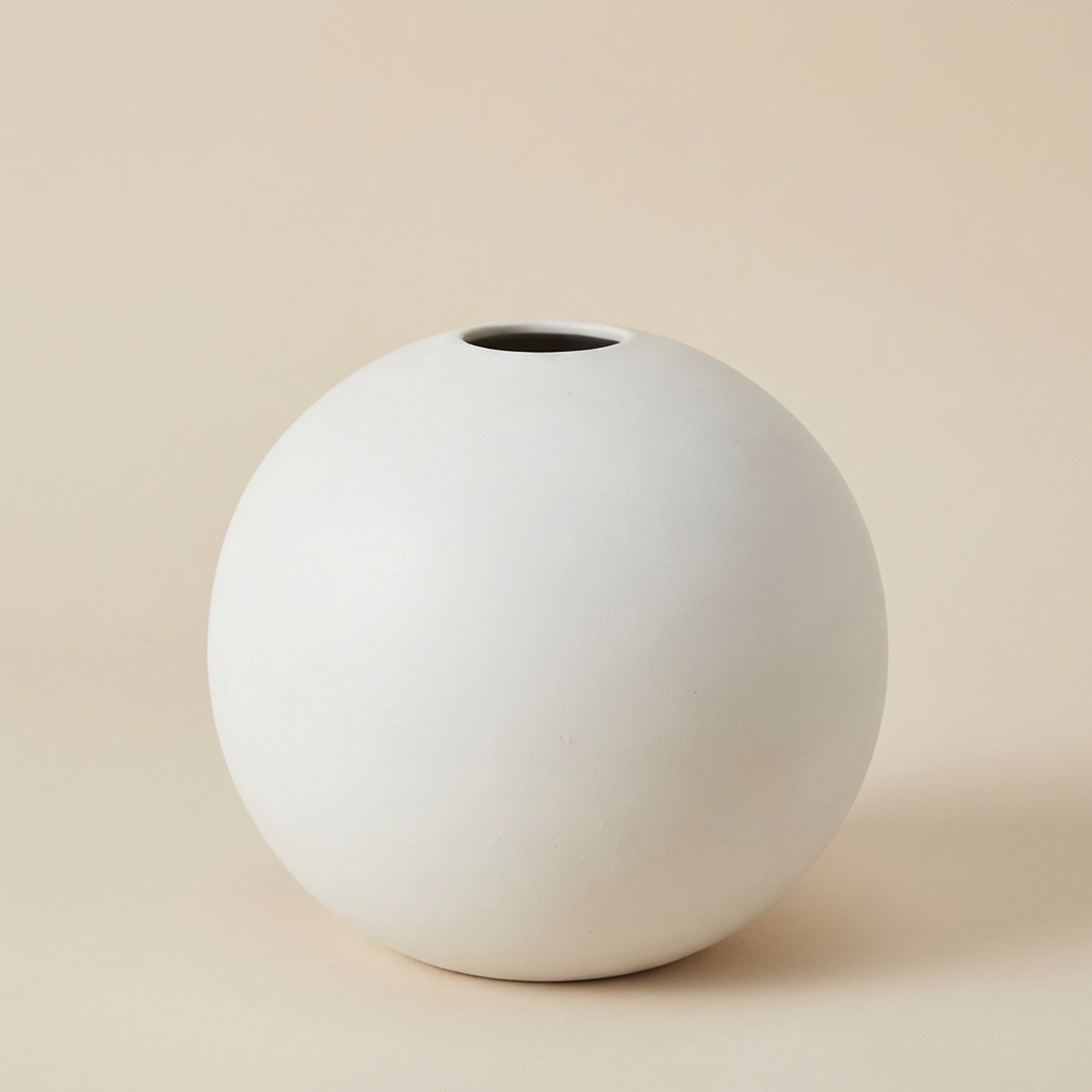 Vaso sfera opaco bianco h.18